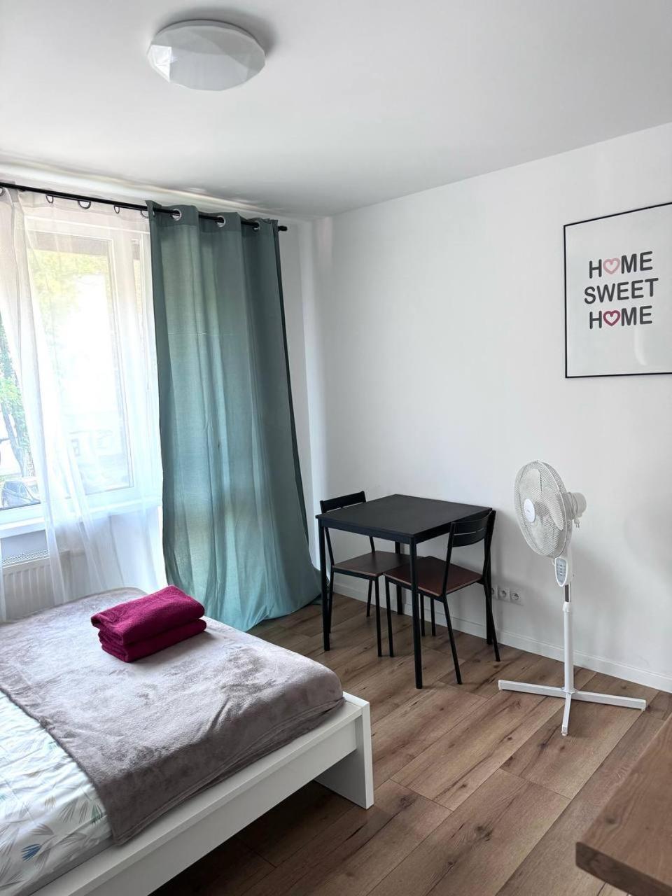 Apartment Quiet Near The Park, Metro, Centre, Wi-fi - By Hik